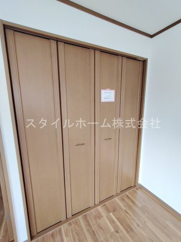 グランデージフルールの収納|別部屋写真です。