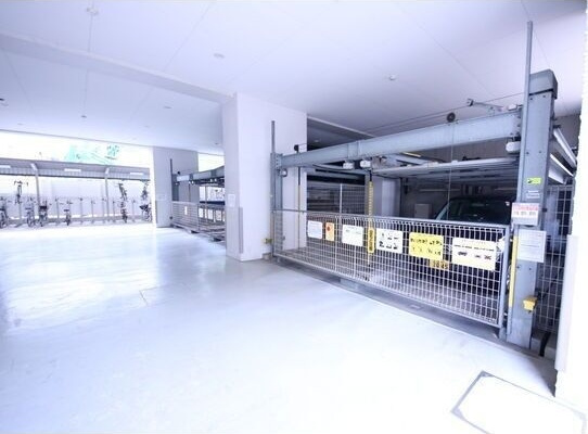 RIDGE堀田(旧スペーシア堀田)の駐車場