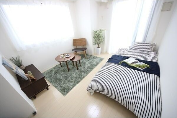 RIDGE堀田(旧スペーシア堀田)の居間・リビング