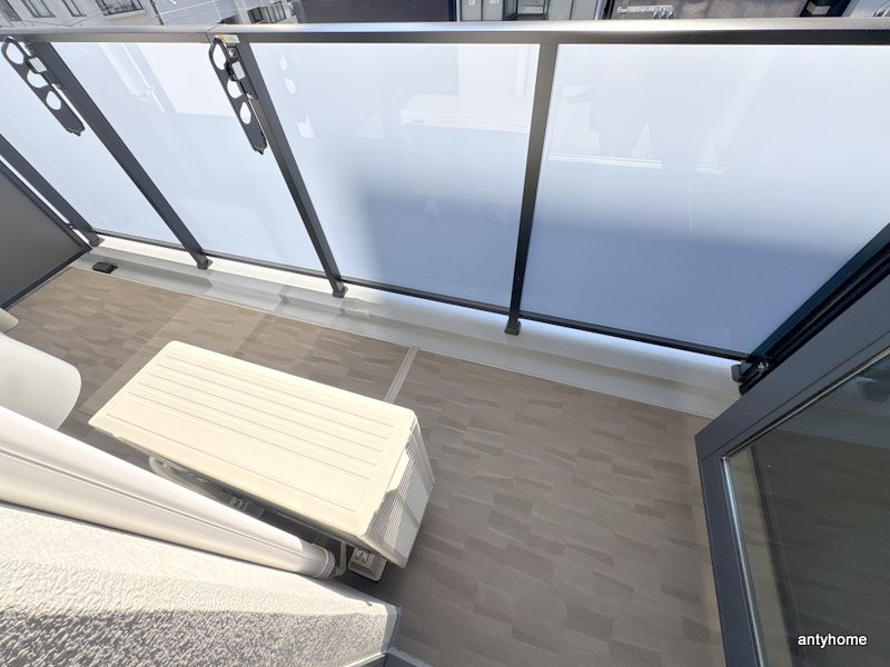 コンフォリア・リヴ博労町一丁目Q　仲介手数料無料のバルコニー