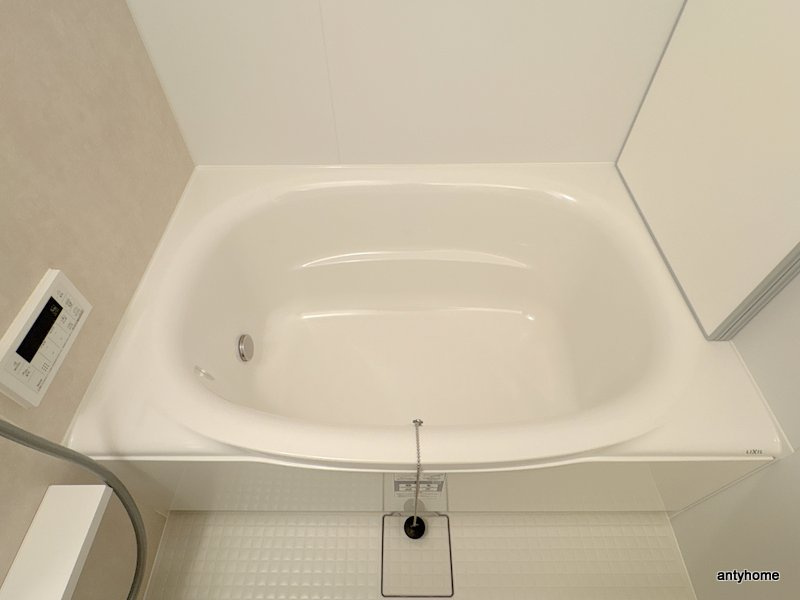 コンフォリア・リヴ博労町一丁目Q　仲介手数料無料の浴室