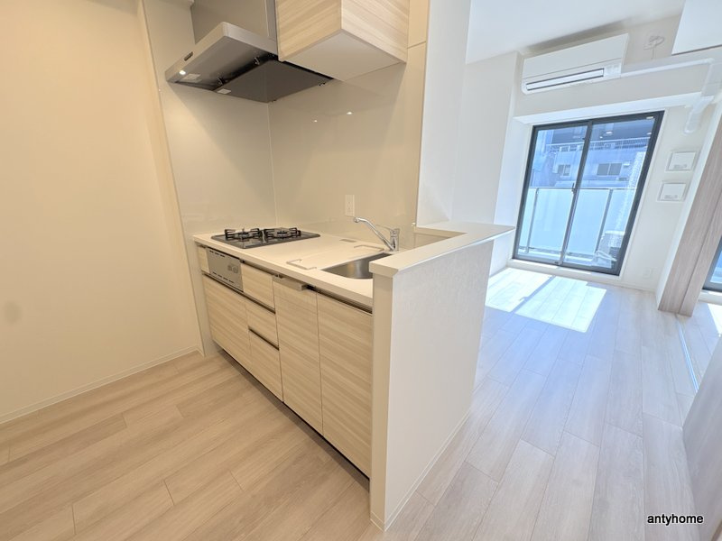 コンフォリア・リヴ博労町一丁目Q　仲介手数料無料の洋室