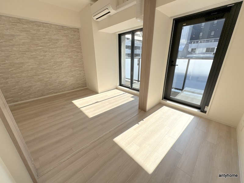 コンフォリア・リヴ博労町一丁目Q　仲介手数料無料の寝室