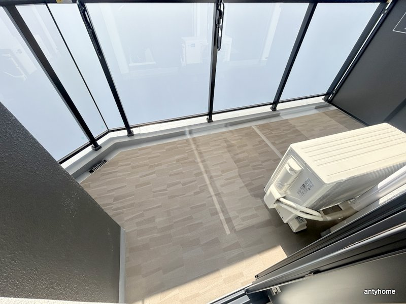 コンフォリア・リヴ博労町一丁目Q　仲介手数料無料のバルコニー