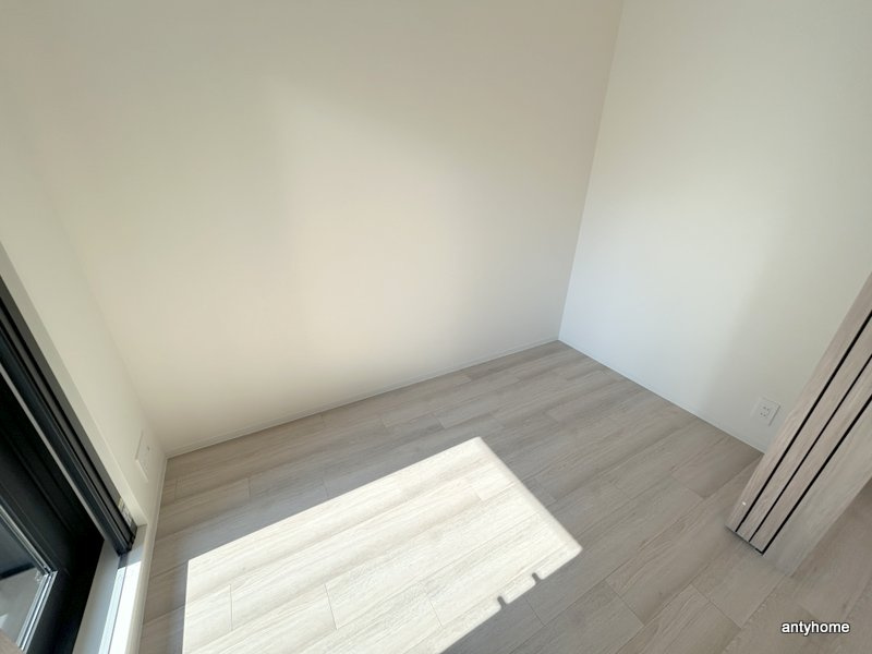 コンフォリア・リヴ博労町一丁目Q　仲介手数料無料の寝室