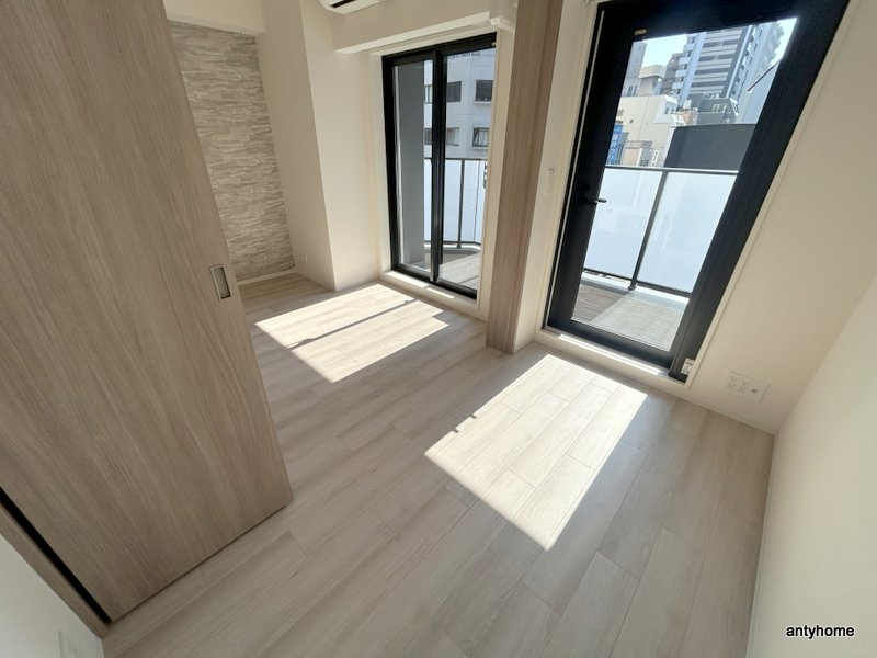 コンフォリア・リヴ博労町一丁目Q　仲介手数料無料の寝室