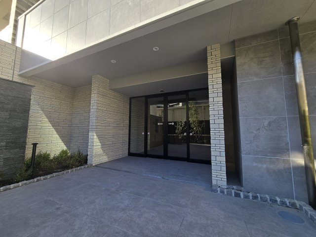 センチュリー千葉みなとのエントランス