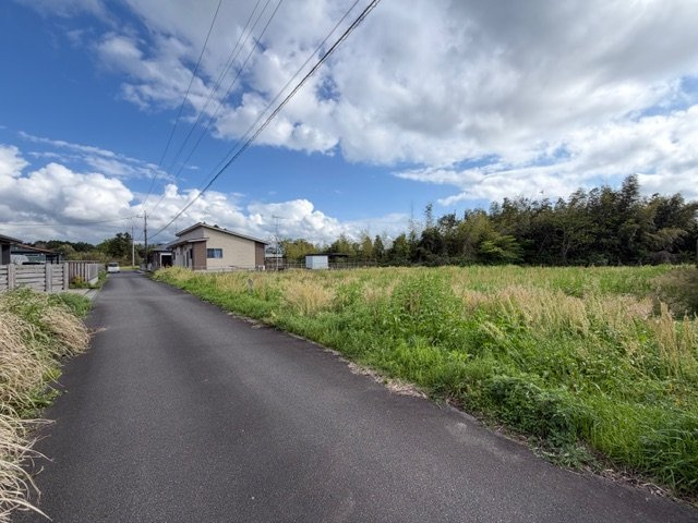 都城市高城町穂満坊の売地の前面道路含む現地写真