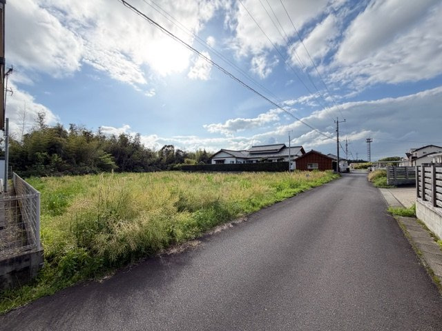 都城市高城町穂満坊の売地の前面道路含む現地写真