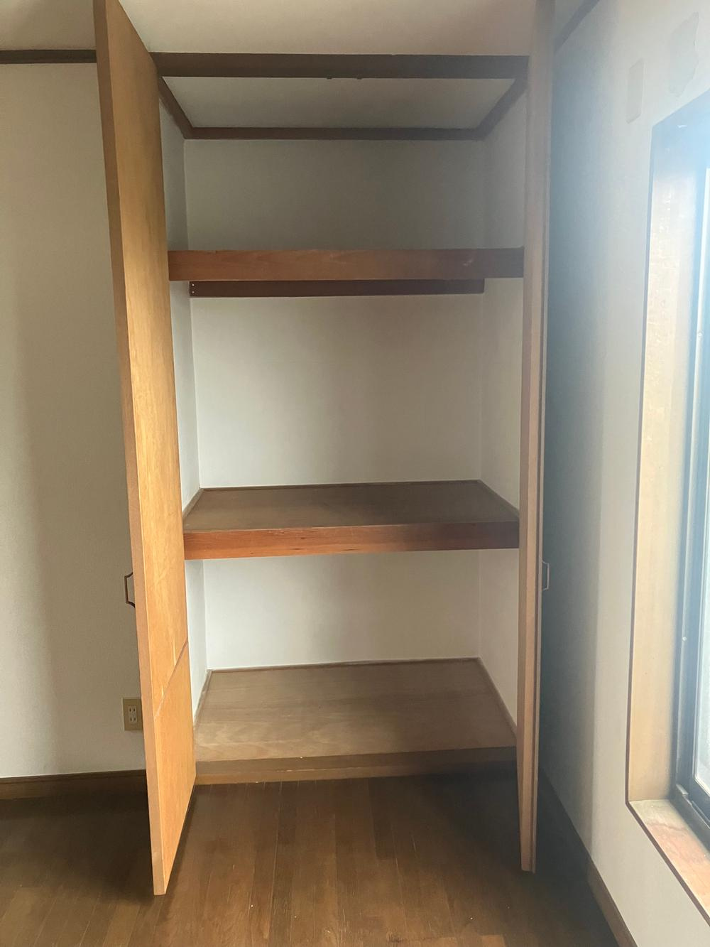 舟田町　中古一戸建ての収納|洋室のクローゼット
■物件内覧・資金計画相談・住宅ローン相談、リフォーム相談、お問合せ受付中■
※当日・翌日のご内覧、ご相談はお電話でのお問合せがスムーズです！
