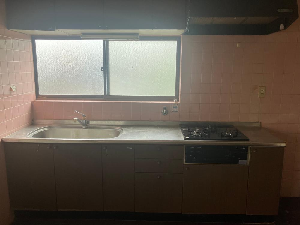 舟田町　中古一戸建てのキッチン|システムキッチン
■物件内覧・資金計画相談・住宅ローン相談、リフォーム相談、お問合せ受付中■
※当日・翌日のご内覧、ご相談はお電話でのお問合せがスムーズです！