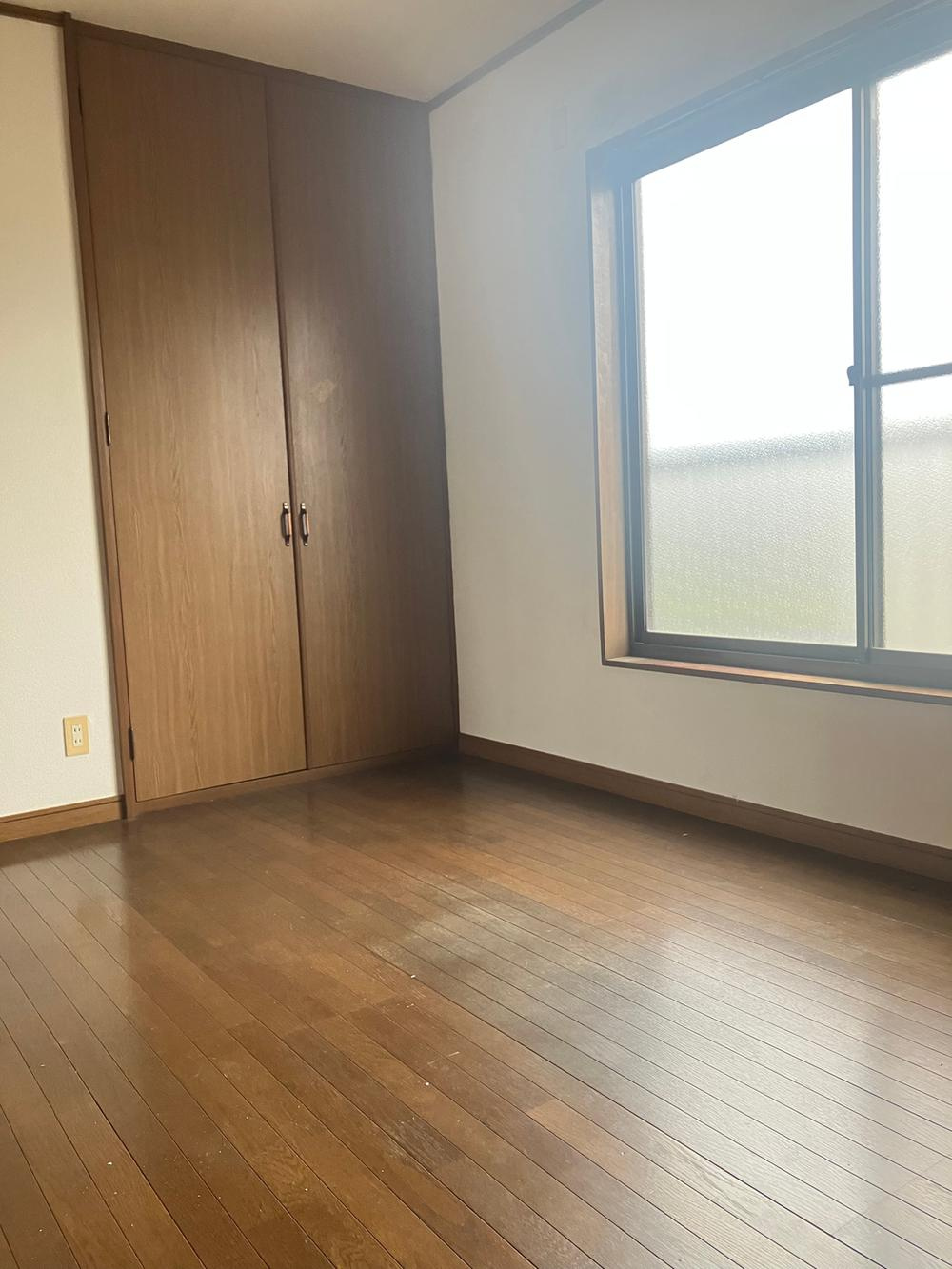 舟田町　中古一戸建ての寝室|洋室5.5帖
■物件内覧・資金計画相談・住宅ローン相談、リフォーム相談、お問合せ受付中■
※当日・翌日のご内覧、ご相談はお電話でのお問合せがスムーズです！