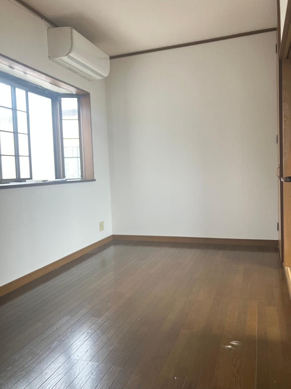 舟田町　中古一戸建ての子供部屋|洋室5.5帖
■物件内覧・資金計画相談・住宅ローン相談、リフォーム相談、お問合せ受付中■
※当日・翌日のご内覧、ご相談はお電話でのお問合せがスムーズです！