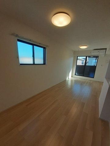 アレーズⅡ　　刈谷市近郊の賃貸はクラスホームの居間・リビング|ゆったりとしたリビングです