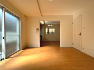 【居間・リビング】 | 茨木市駅前1丁目貸家