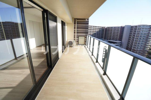 センチュリー千葉みなとのバルコニー