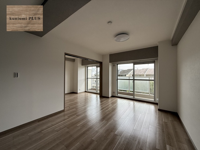 ルネ旭公園の居間・リビング