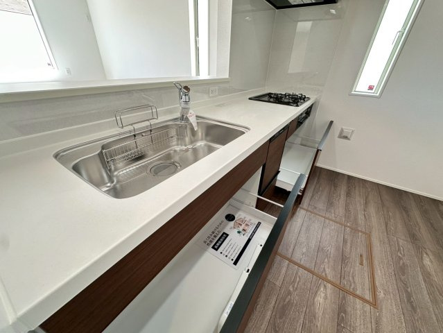 ★★読谷村大湾2期-３号棟（全5棟）のキッチン|【現地撮影2025.10】いつでも内覧可能です♪