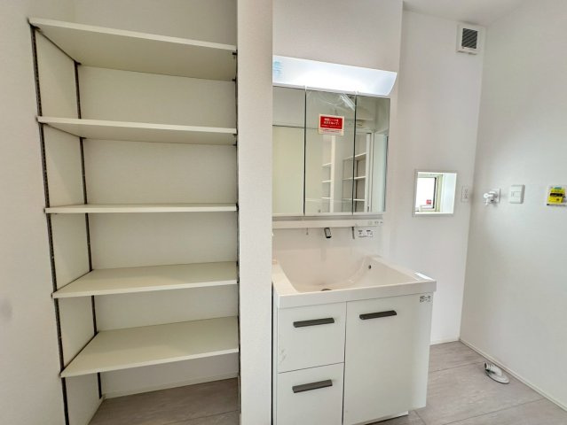 ★★読谷村大湾2期-３号棟（全5棟）の独立洗面台|【現地撮影2025.10】いつでも内覧可能です♪