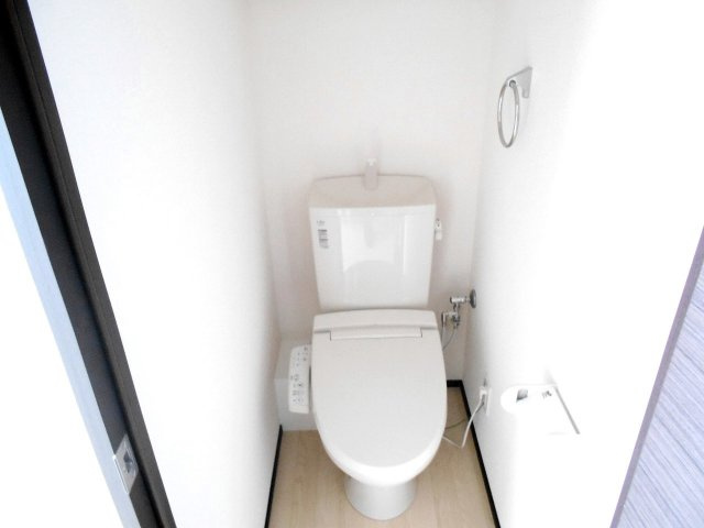 【トイレ】 | レオネクスト八木町 | 画像6