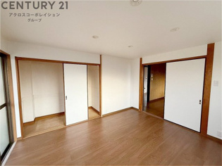 創造性や成長を促す遊びの空間を提供。学習や趣味に集中できる環境を整えます。個別のプライベートスペースは自己表現と自立心を育み、心地よい睡眠環境を整えリラックスできる場所を提供。
