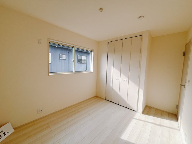 【新築戸建】渋川行幸田第2の洋室|■2階洋室（1号棟）｜子供部屋のメリットは「自立心を養うことができる」「自分で整理整頓できるようになる」そして、お子様が成長した際には「プライバシーを確保できる」といい事だらけ♪