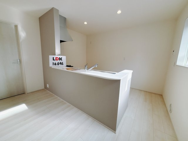 【新築戸建】渋川行幸田第2のダイニング|■ダイニング（1号棟）｜【ダイニングなのに】お家にいるけどおしゃれなカフェに来ているような感覚になってしまうカフェカウンター☆