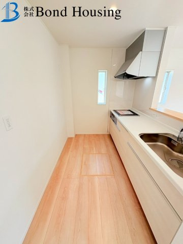 WIC等嬉しい収納豊富　大久保町谷八木　全4棟　8号棟のキッチン