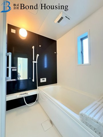 南向きバルコニーで陽当り良好　大久保町谷八木　全9棟　7号棟の浴室