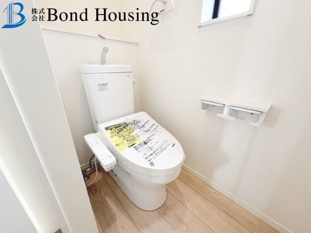 小中学校徒歩15分圏内で安心通学　大久保町谷八木　全4棟　3号棟のトイレ