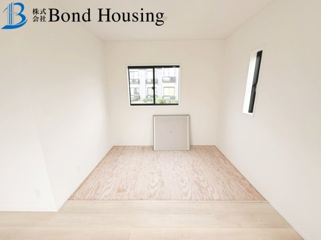 小中学校徒歩15分圏内で安心通学　大久保町谷八木　全4棟　3号棟の玄関