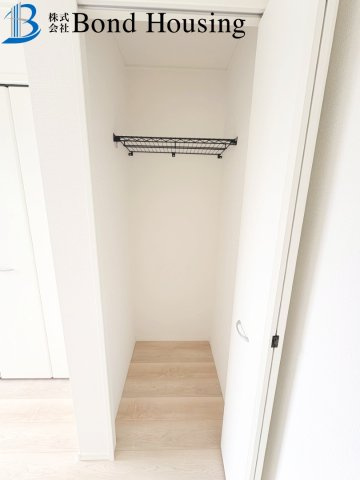 小中学校徒歩15分圏内で安心通学　大久保町谷八木　全4棟　3号棟の収納