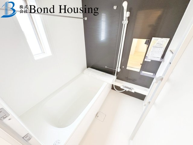 山陽「藤江駅」徒歩9分の好立地　大久保町谷八木　全4棟　2号棟の浴室