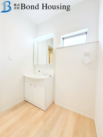 山陽「藤江駅」徒歩9分の好立地　大久保町谷八木　全4棟　2号棟の独立洗面台