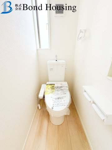 山陽「藤江駅」徒歩9分の好立地　大久保町谷八木　全4棟　2号棟のトイレ