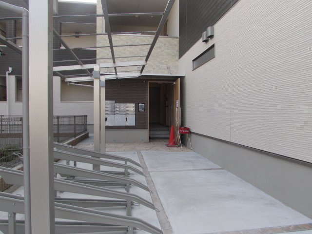 フジパレス伊孑志の駐車場|駐車場があるので、車を買う予定の方も安心です