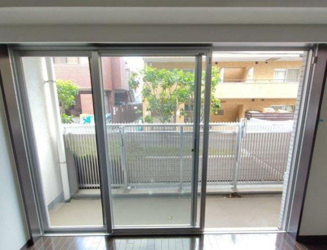 【バルコニー】