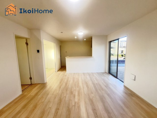 明石市大久保町谷八木第6　2号棟　の居間・リビング|【ホームページに現地動画掲載中】●年中無休：当日予約可●オプションなどを住宅ローンに組込む事も可能です