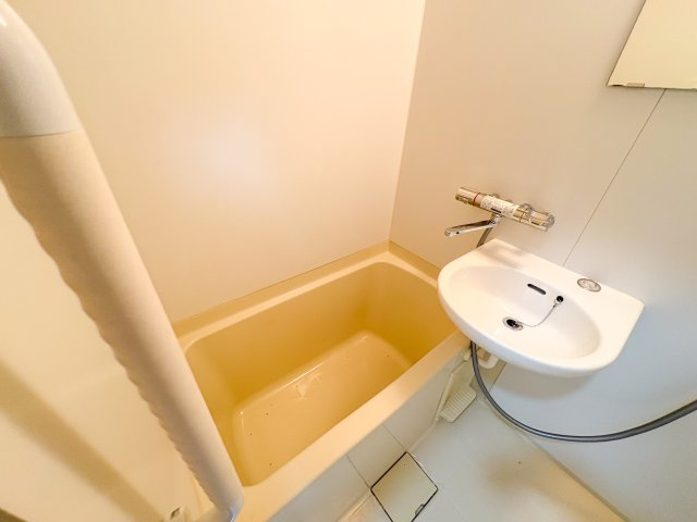 ノーブルハイム高尾の浴室