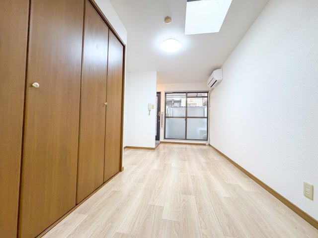 ノーブルハイム高尾の居間・リビング