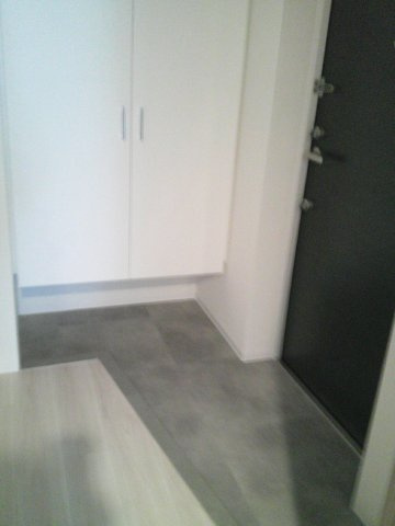 大阪市中央区松屋町住吉の賃貸マンションの玄関