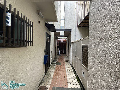 紫野雲林院町 中古テラスの前面道路含む現地写真