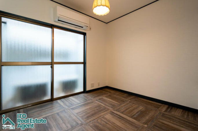 紫野雲林院町 中古テラスの洋室