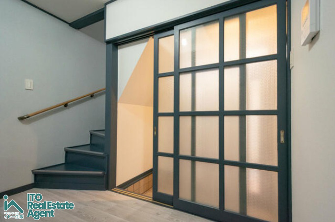 紫野雲林院町 中古テラスの洋室