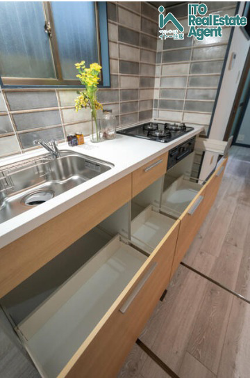 紫野雲林院町 中古テラスのキッチン