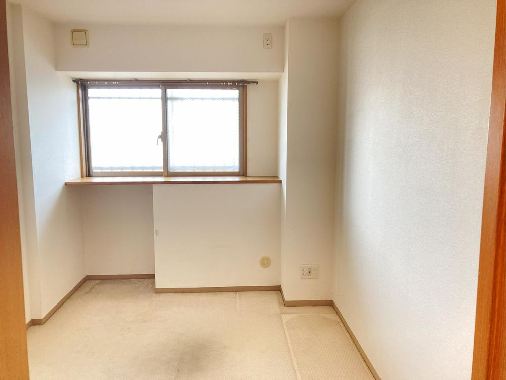 グランコート守口の寝室|洋室5.5帖
■物件内覧・資金計画相談・住宅ローン相談、リフォーム相談、お問合せ受付中■
※当日・翌日のご内覧、ご相談はお電話でのお問合せがスムーズです！