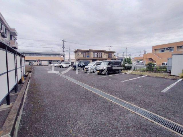 リゼ・クレストの駐車場|高崎、前橋のお部屋探しはエンドスケープまで！お客様の理想お聞かせ下さい♪