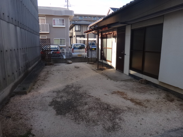 神田貸家の駐車場