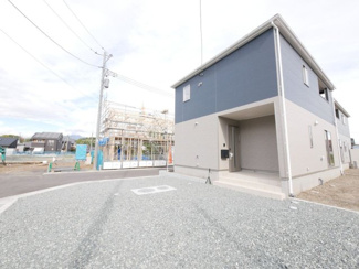 【外観】 | 甲斐市竜王 新築戸建 全2棟1号棟 三方角地 オール電化 | 随時ご見学可能です。お気軽にお問合せください。