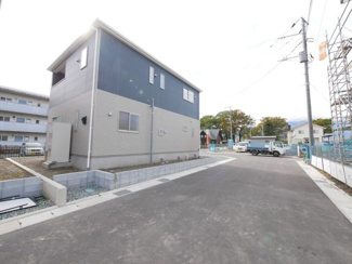 【外観】 | 甲斐市竜王 新築戸建 全2棟1号棟 三方角地 オール電化 | 建物完成済み　随時ご見学可能です。